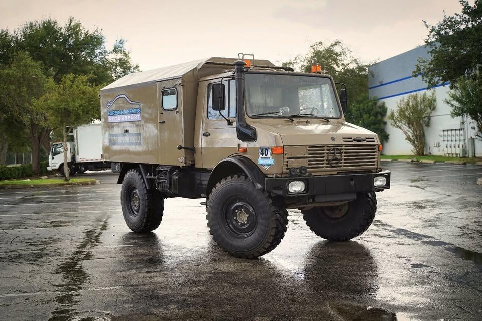  Mercedes-Benz Unimog