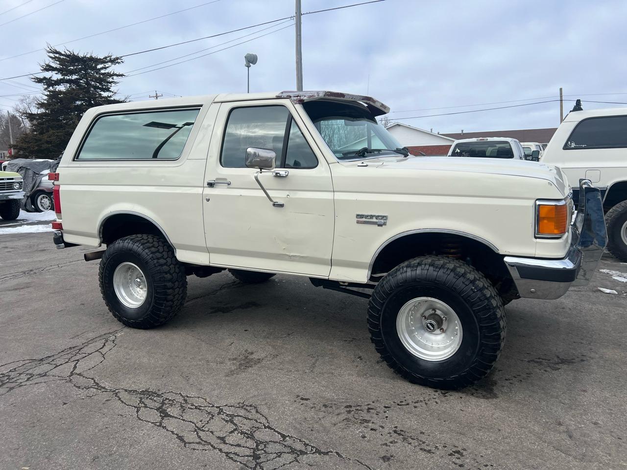 1990 Ford Bronco - 2