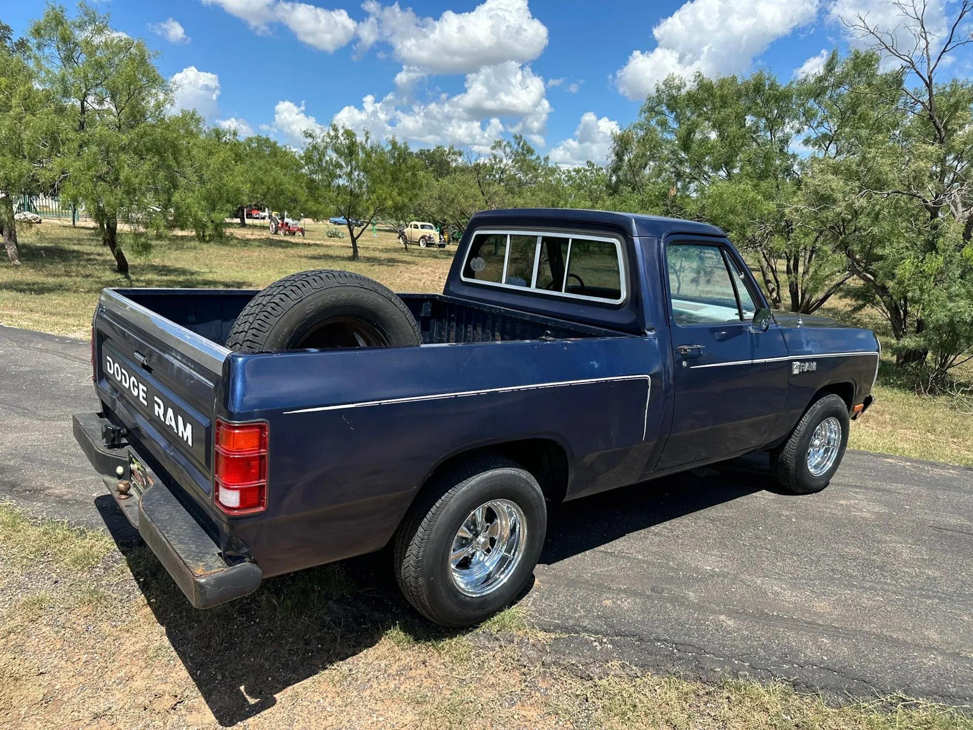 1982 Dodge D-150 SWB Fleetside