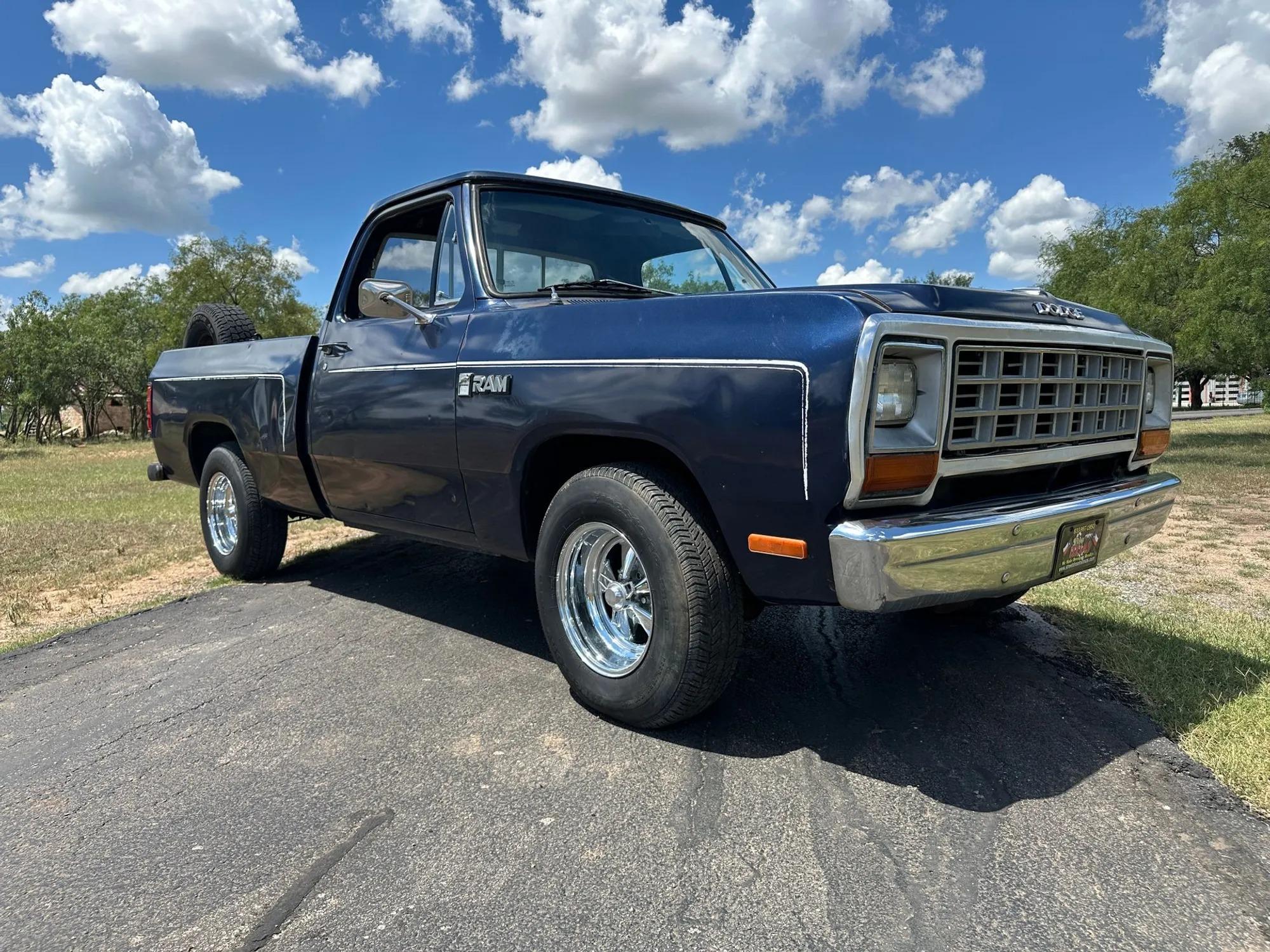 1982 Dodge D-150 SWB Fleetside