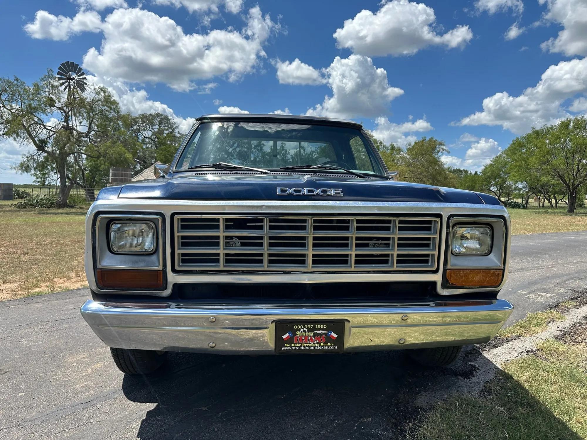1982 Dodge D-150 SWB Fleetside