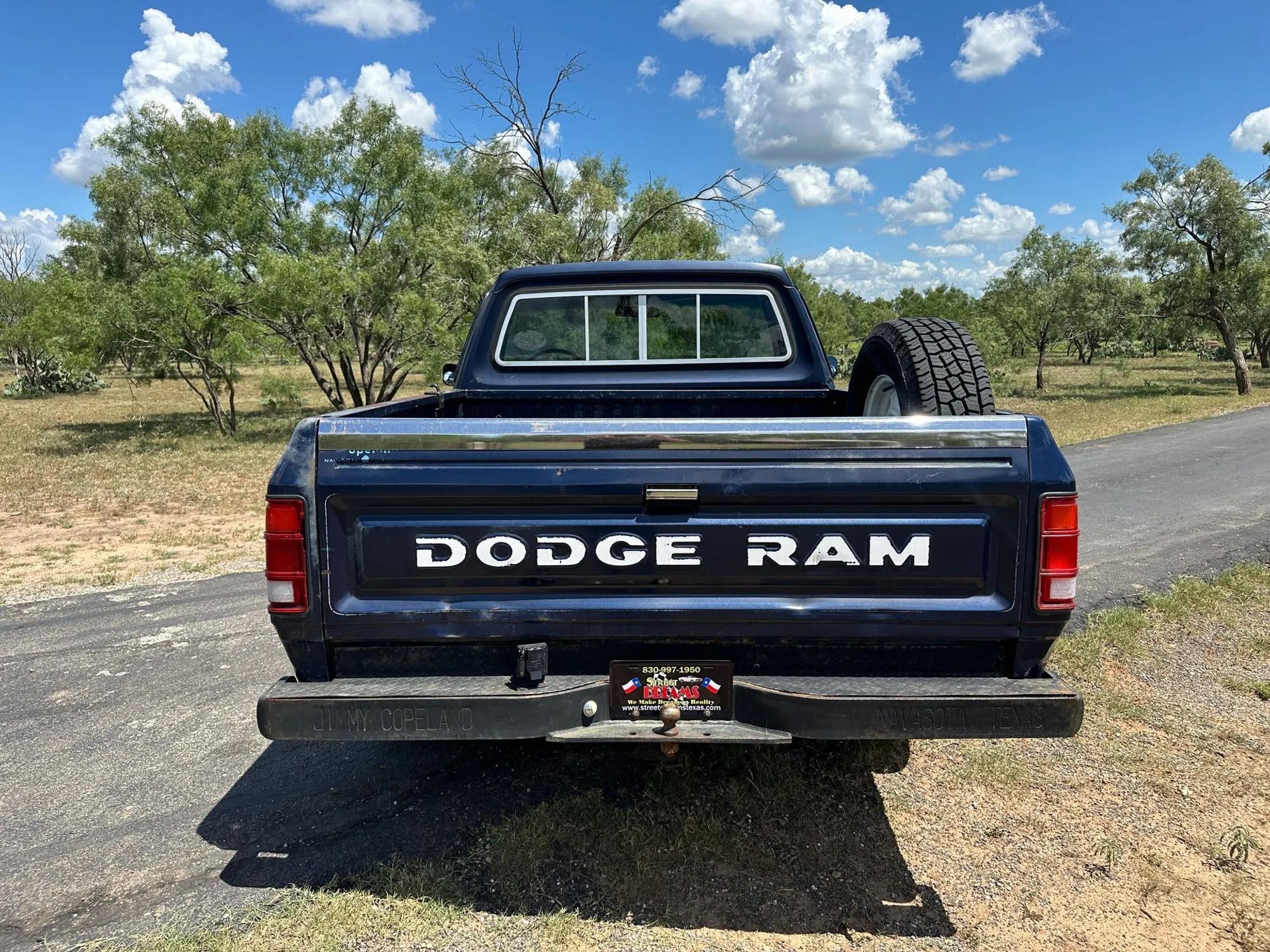 1982 Dodge D-150 SWB Fleetside