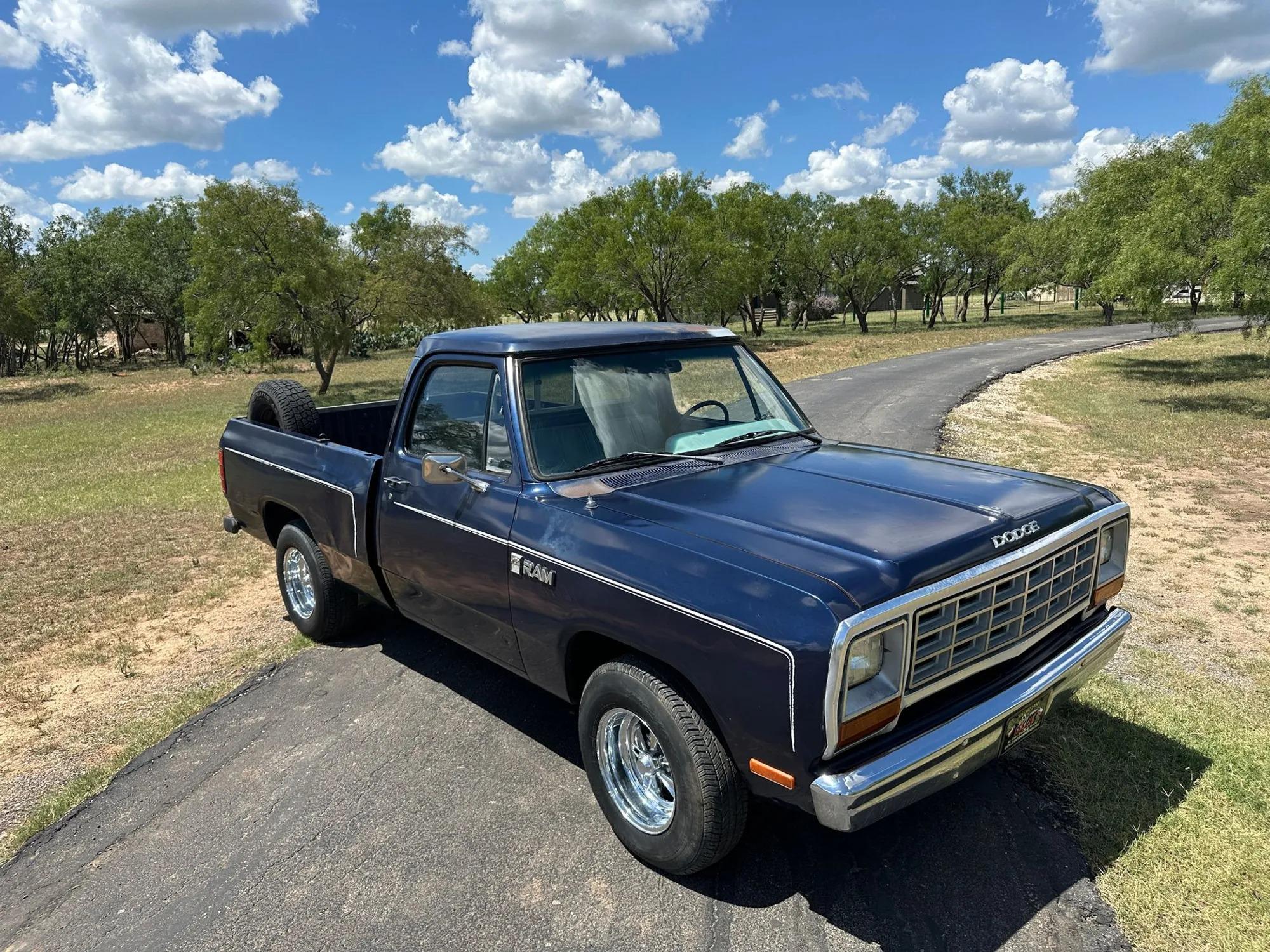1982 Dodge D-150 SWB Fleetside