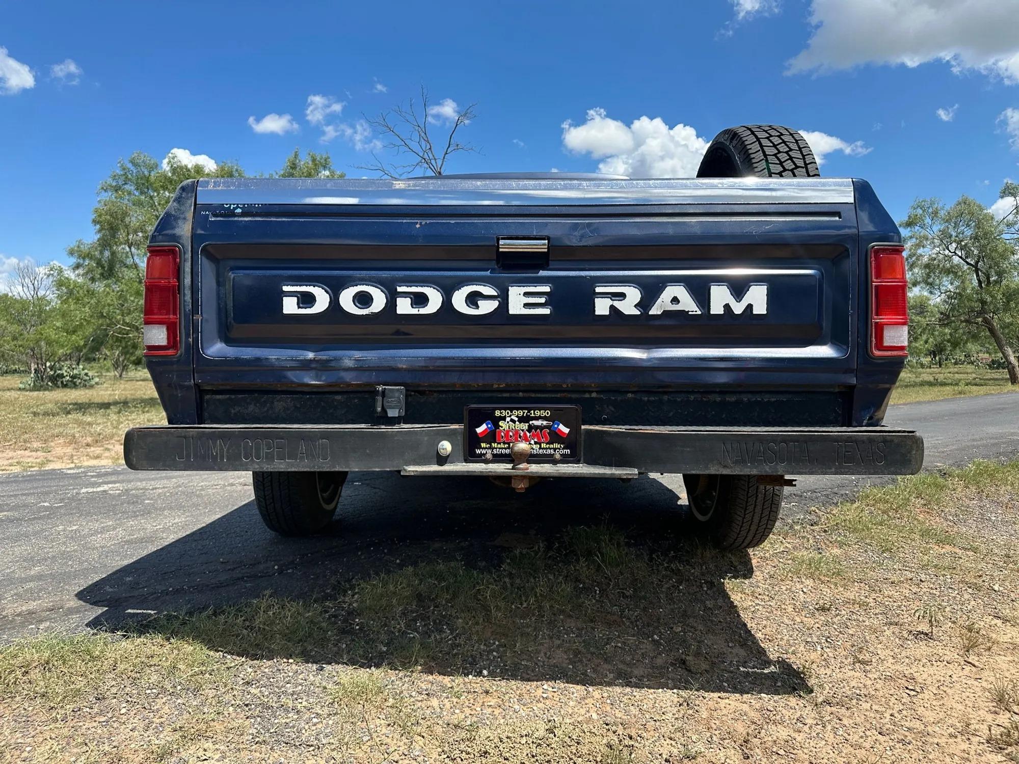 1982 Dodge D-150 SWB Fleetside