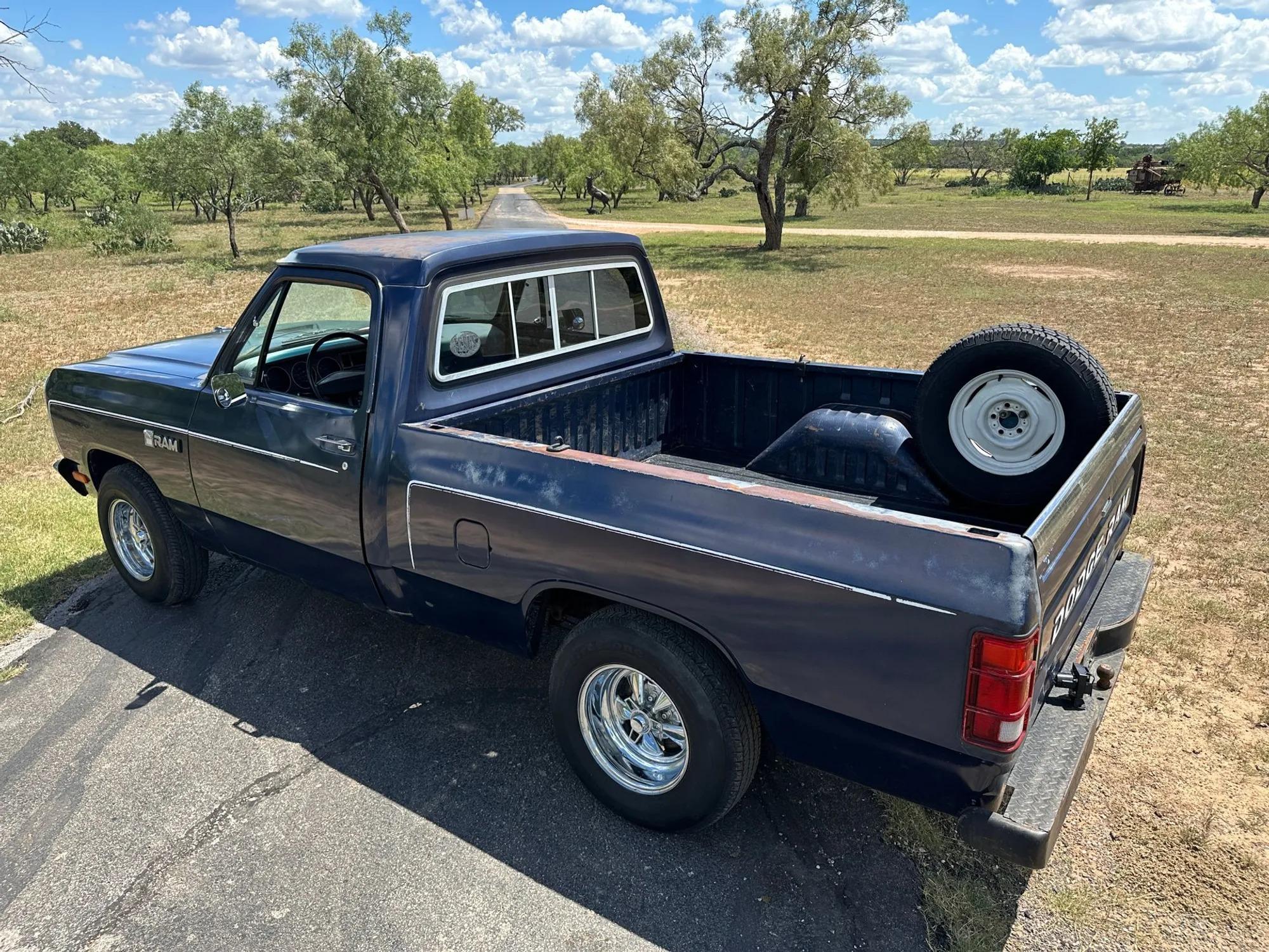 1982 Dodge D-150 SWB Fleetside