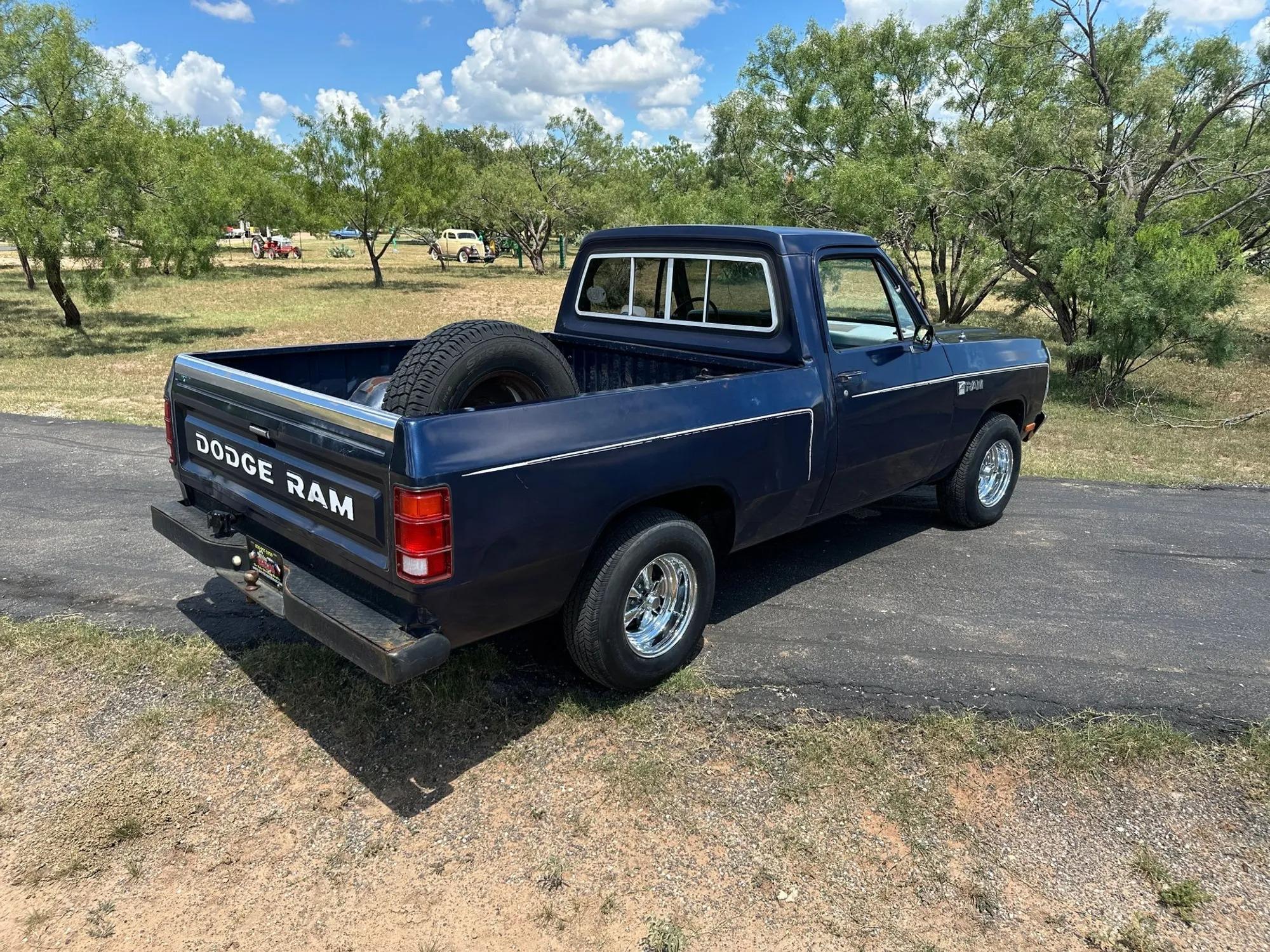 1982 Dodge D-150 SWB Fleetside