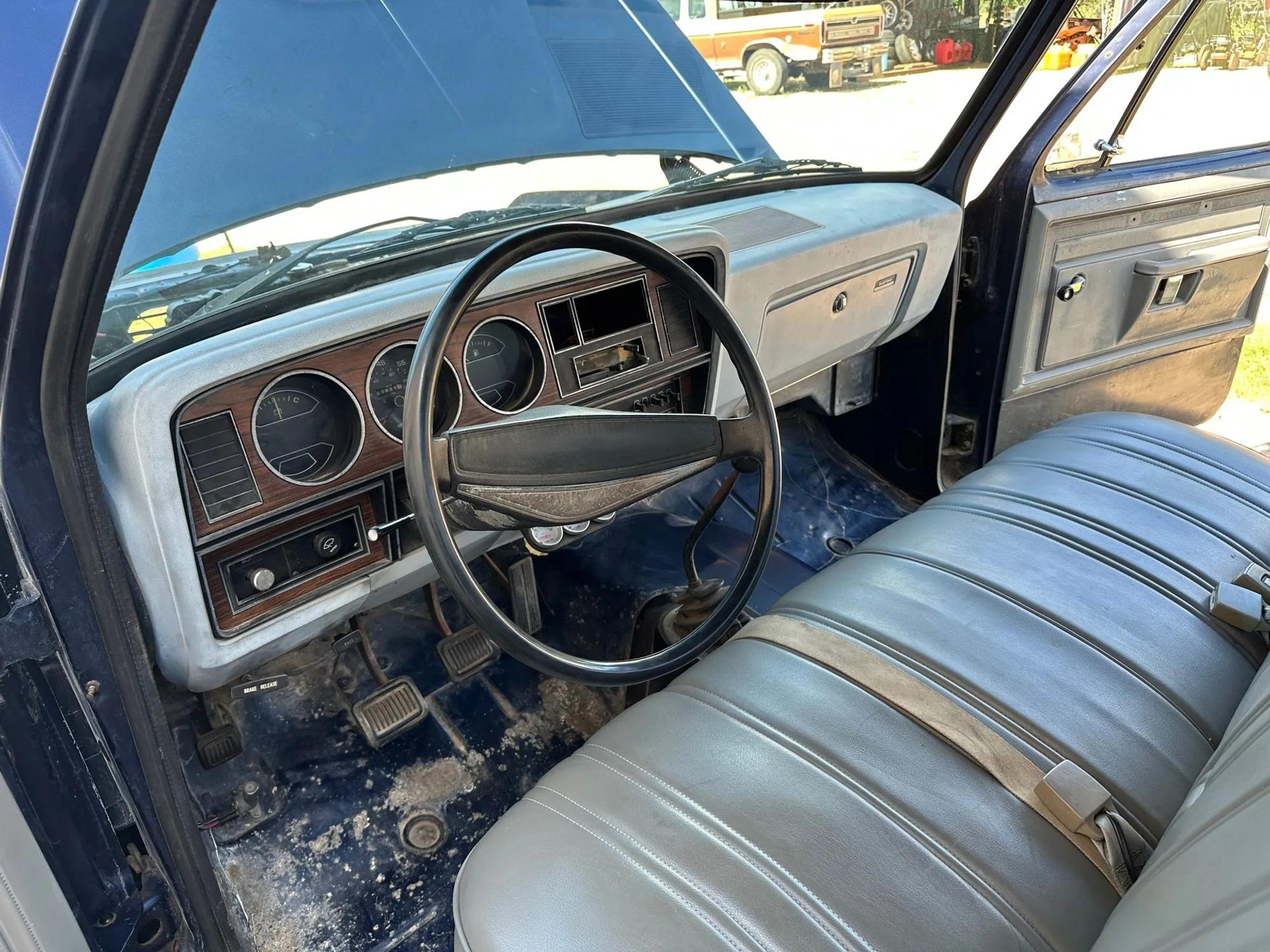 1982 Dodge D-150 SWB Fleetside