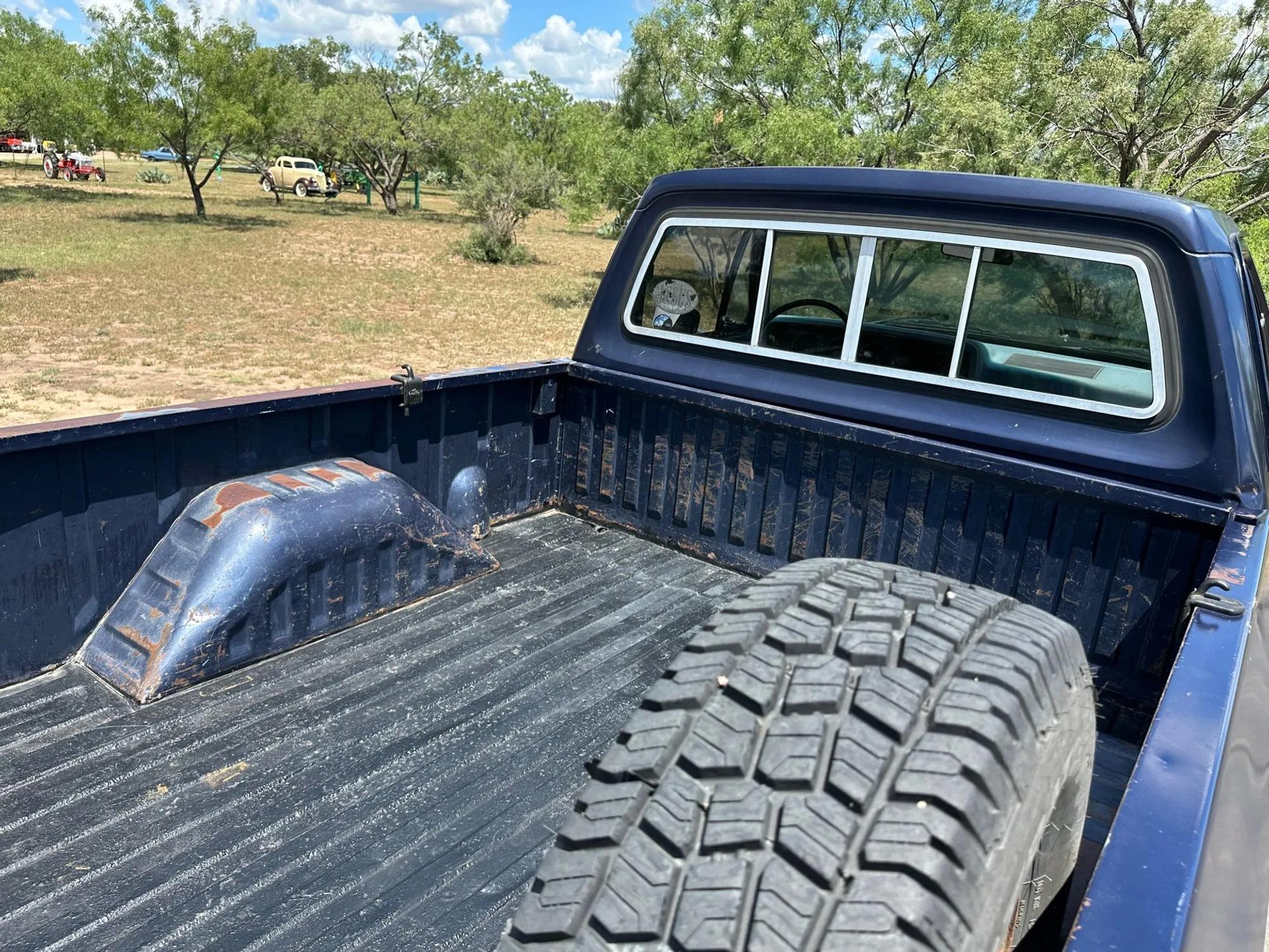 1982 Dodge D-150 SWB Fleetside