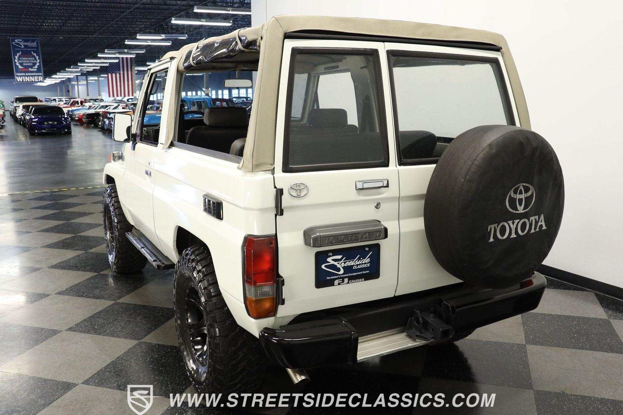 1987 Toyota Land Cruiser FJ73 - 4