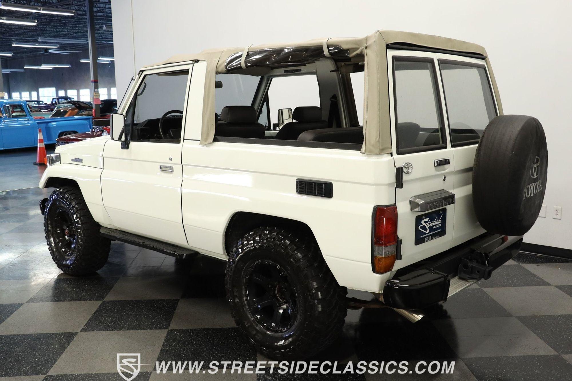1987 Toyota Land Cruiser FJ73 - 3