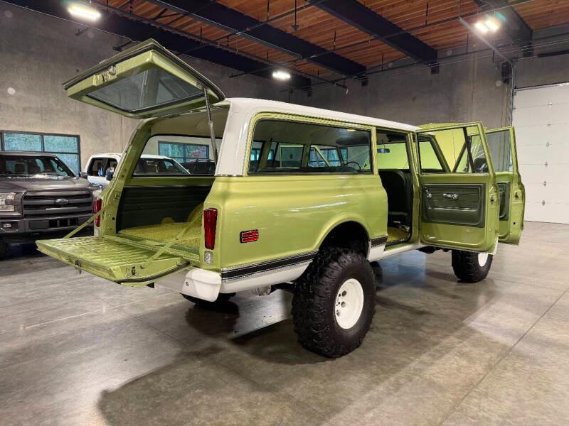 Supercharged 1972 Chevrolet Suburban