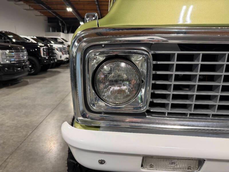 Supercharged 1972 Chevrolet Suburban