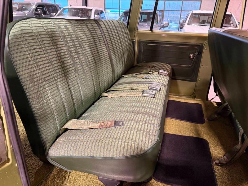 Supercharged 1972 Chevrolet Suburban