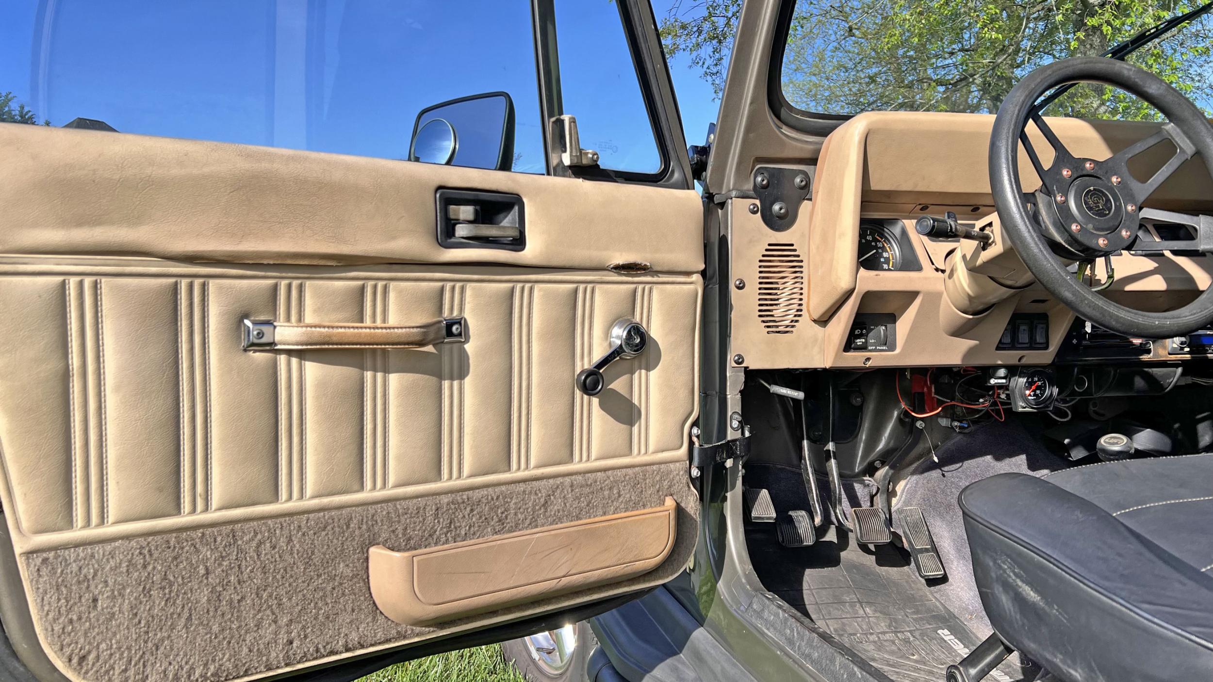 1990 Jeep Wrangler Sahara (YJ)