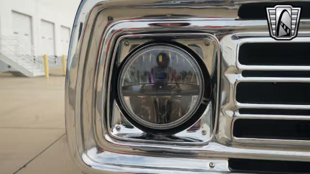 1975 Dodge Ramcharger SE 440 Restomod