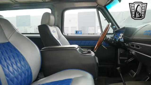 1975 Dodge Ramcharger SE 440 Restomod