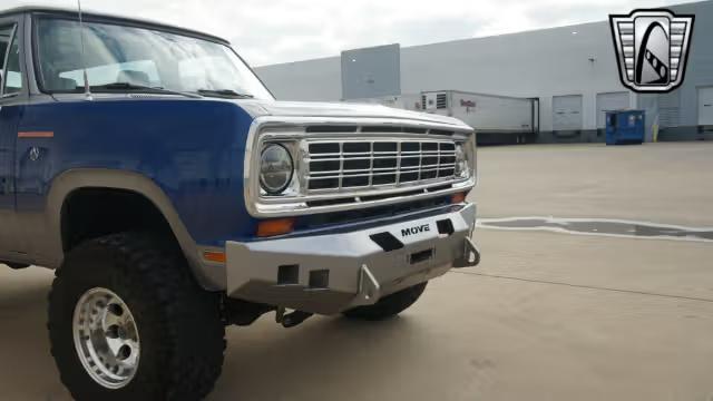 1975 Dodge Ramcharger SE 440 Restomod