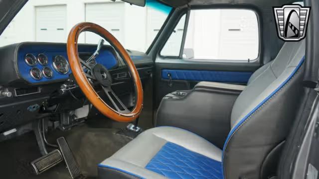 1975 Dodge Ramcharger SE 440 Restomod