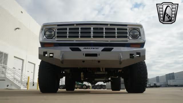 1975 Dodge Ramcharger SE 440 Restomod