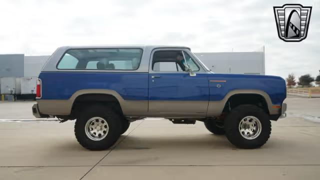1975 Dodge Ramcharger SE 440 Restomod