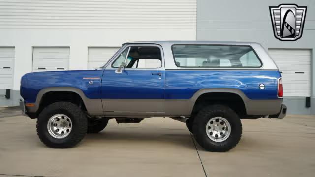 1975 Dodge Ramcharger SE 440 Restomod - 5