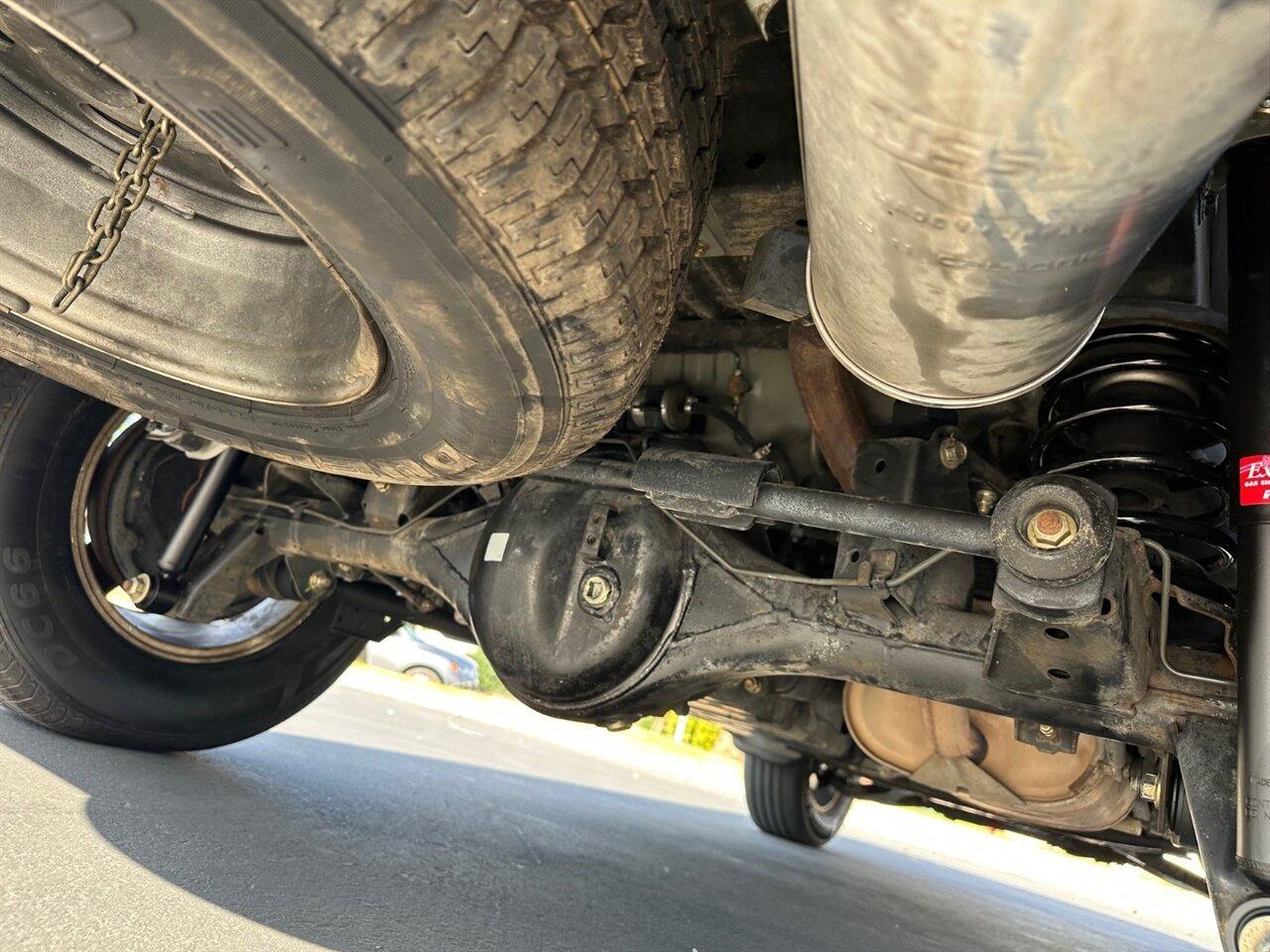 2004 Nissan Pathfinder SE