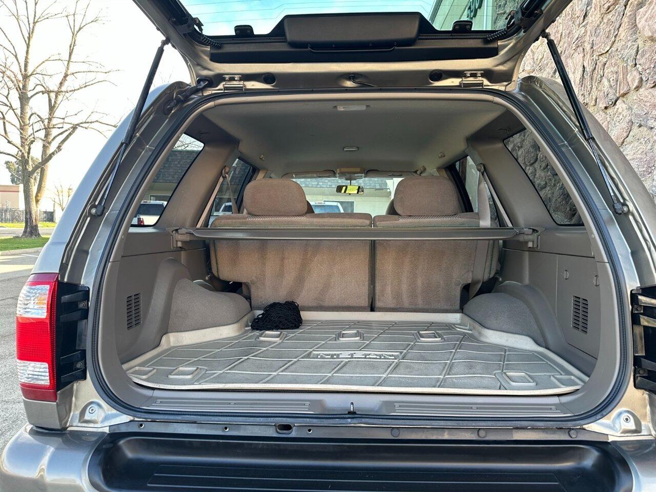 2004 Nissan Pathfinder SE