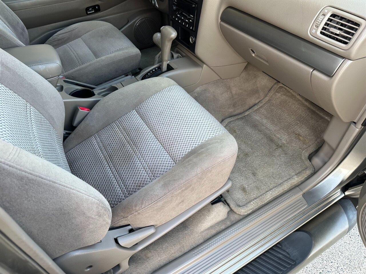 2004 Nissan Pathfinder SE