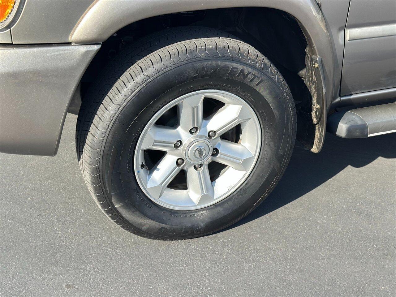 2004 Nissan Pathfinder SE