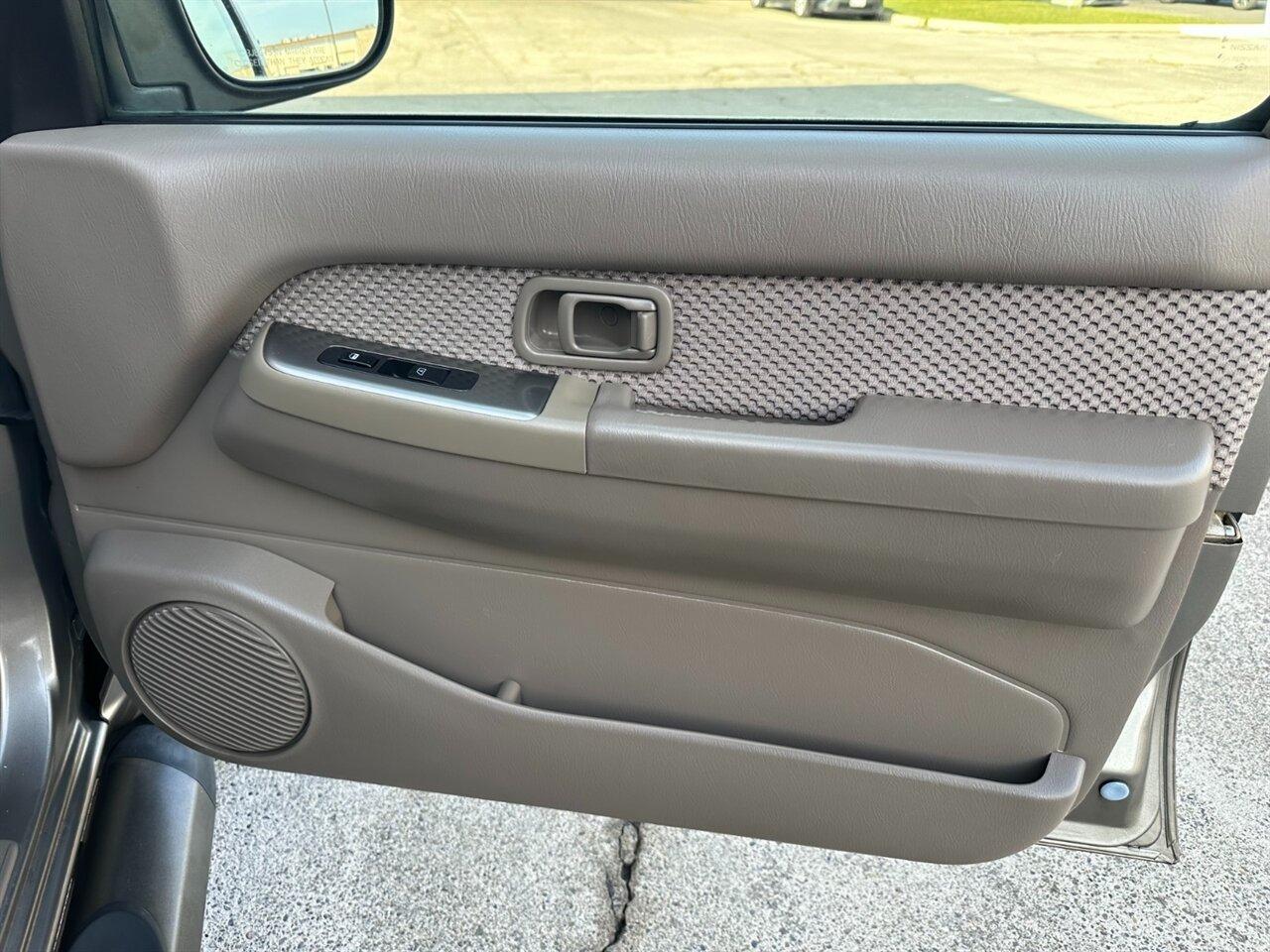 2004 Nissan Pathfinder SE