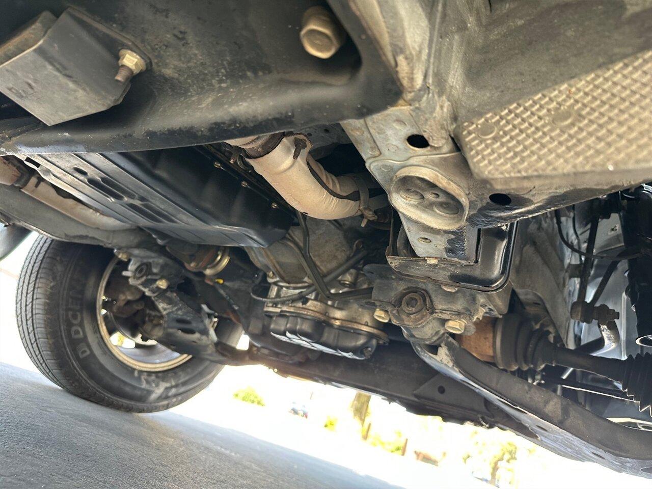 2004 Nissan Pathfinder SE