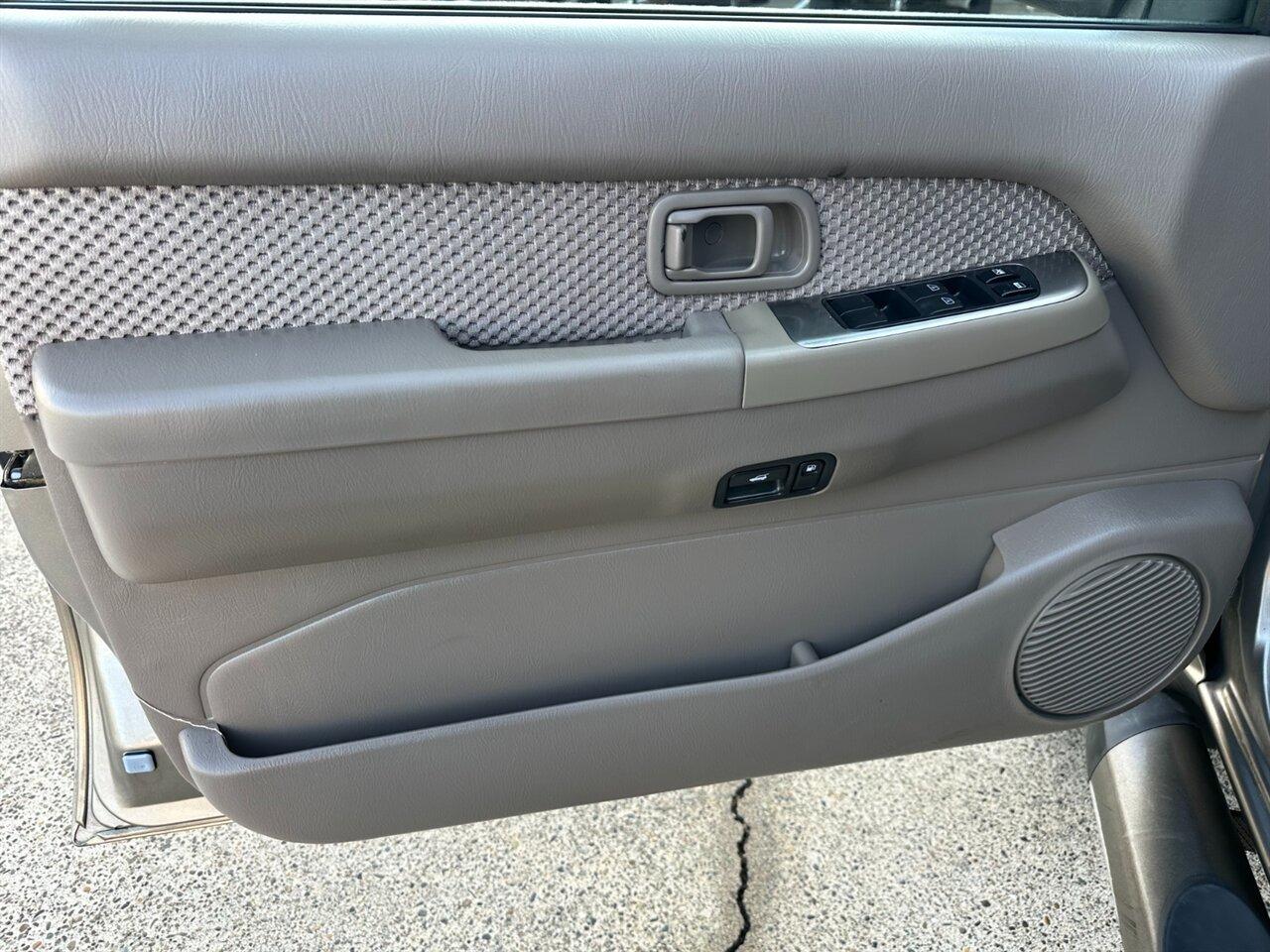 2004 Nissan Pathfinder SE