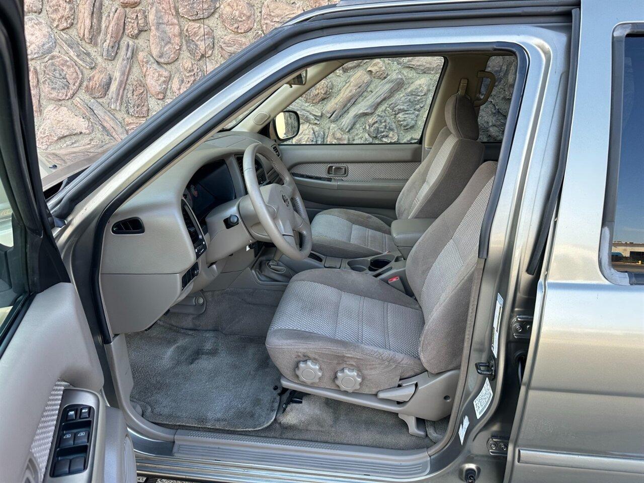 2004 Nissan Pathfinder SE