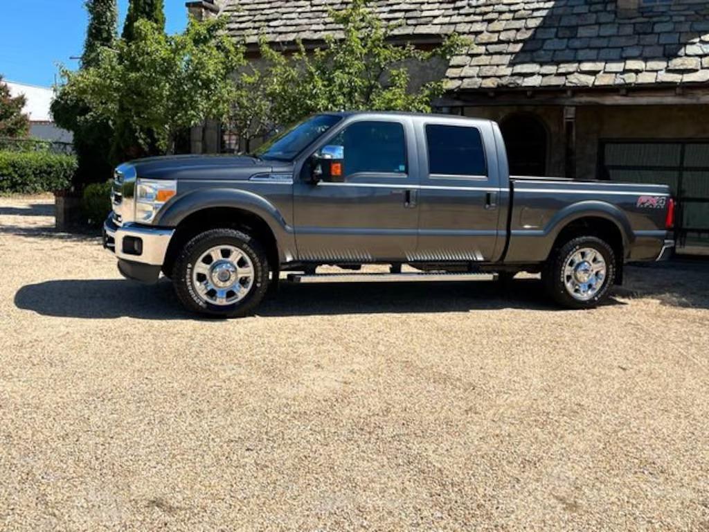 2016 Ford F-250 Super Duty Lariat - 2