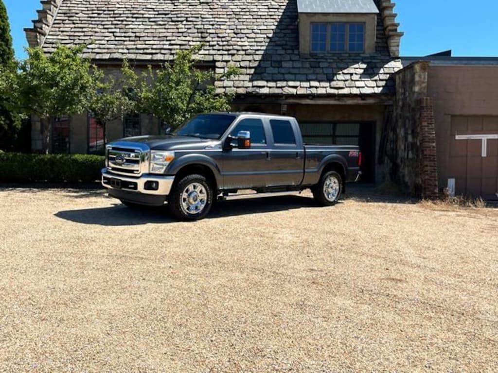 2016 Ford F-250 Super Duty Lariat - 2