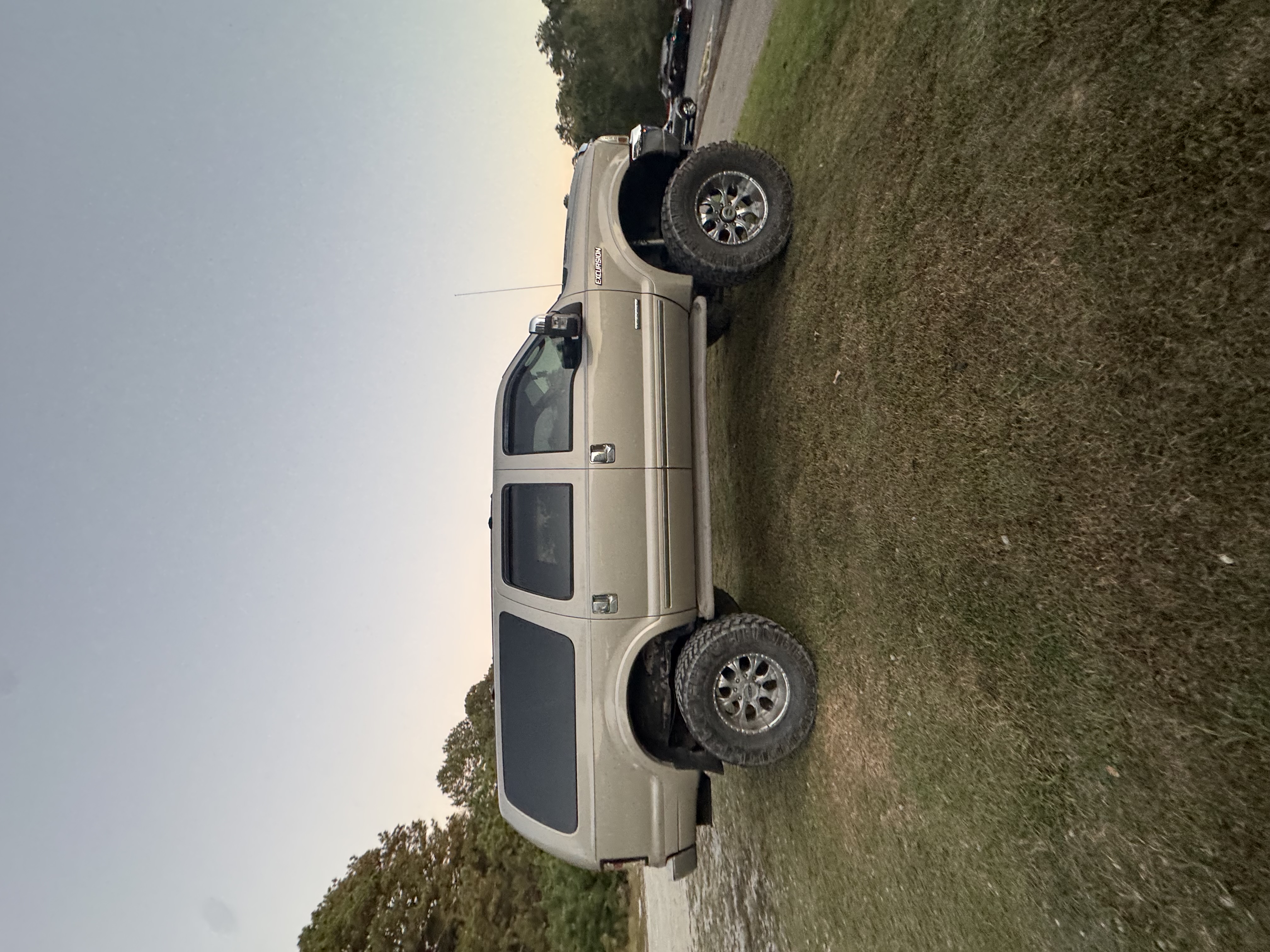 2004 Ford Excursion-1