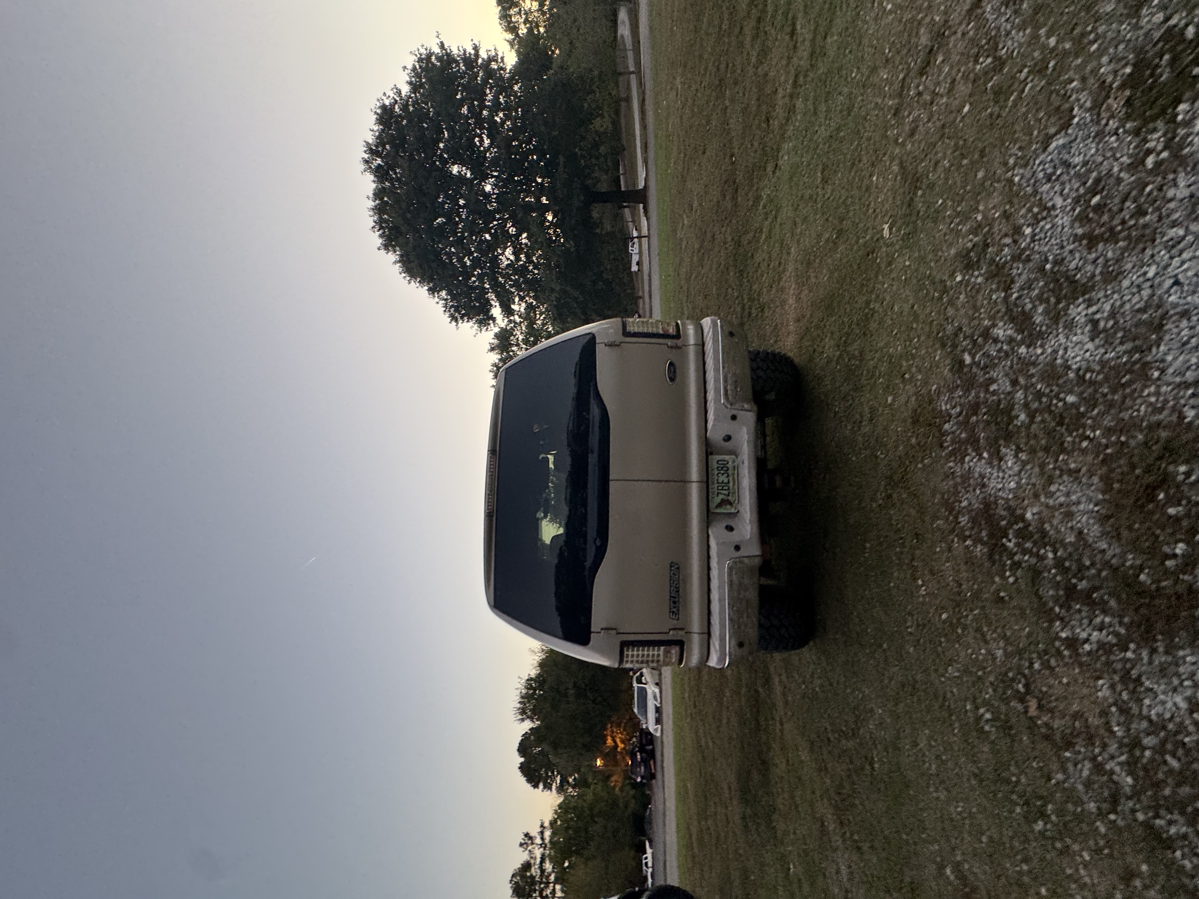 2004 Ford Excursion - 3