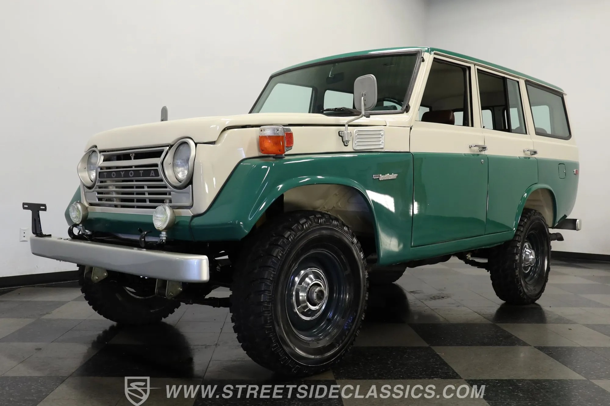 1977 Toyota Land Cruiser FJ55