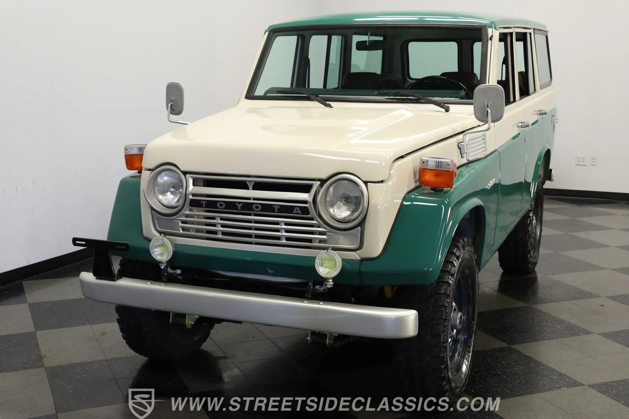 1977 Toyota Land Cruiser FJ55
