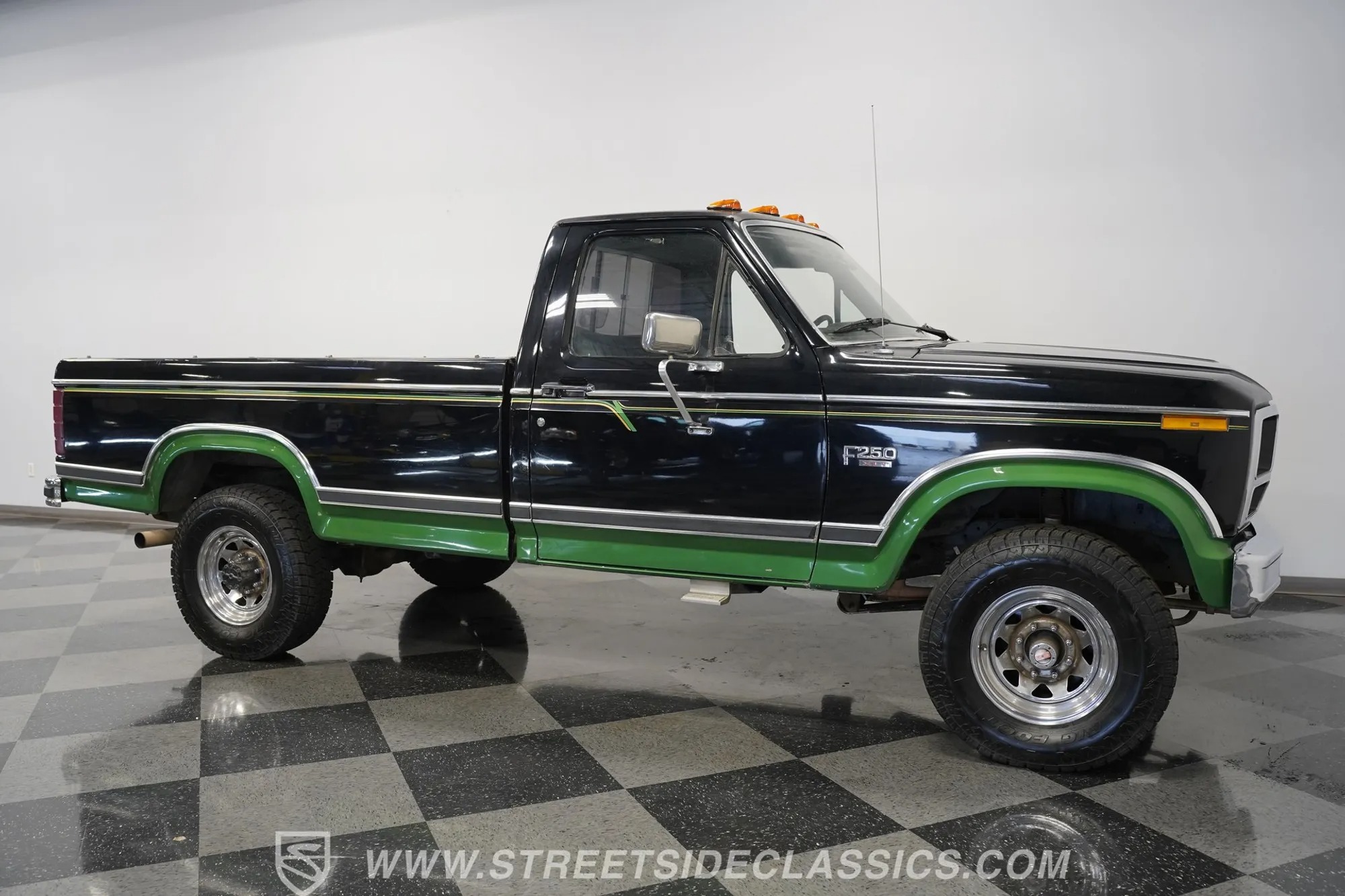 1983 Ford F-250 XLT 4×4
