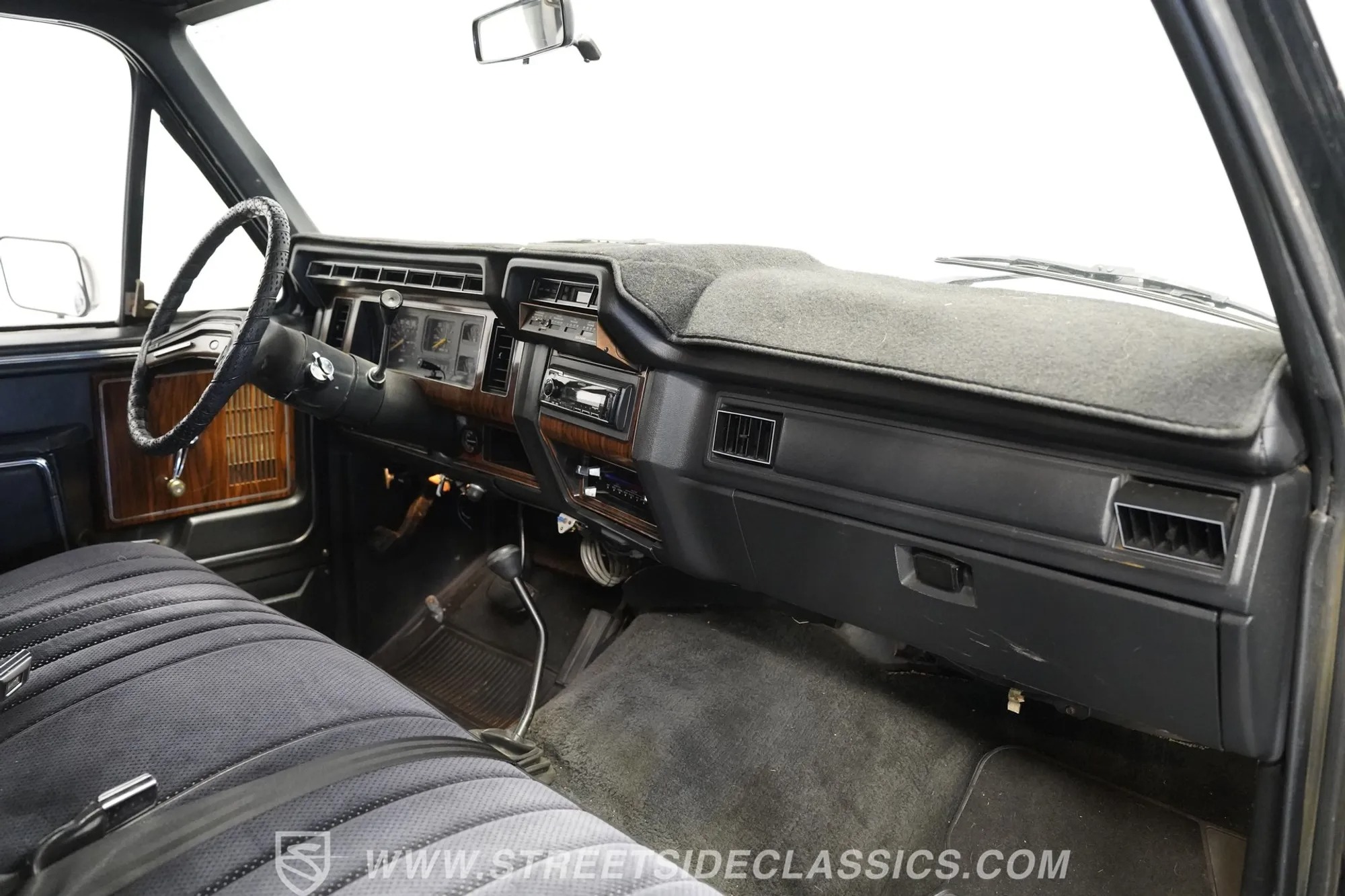 1983 Ford F-250 XLT 4×4