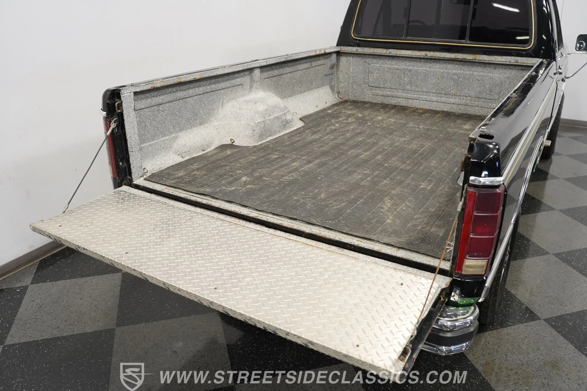 1983 Ford F-250 XLT 4×4