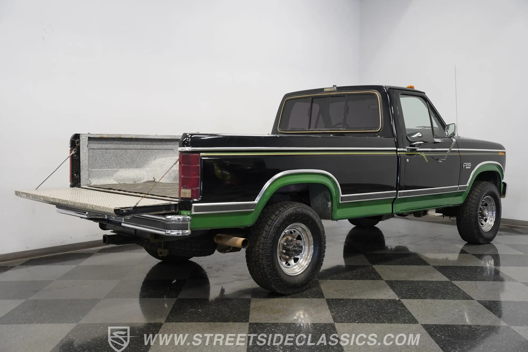 1983 Ford F-250 XLT 4×4