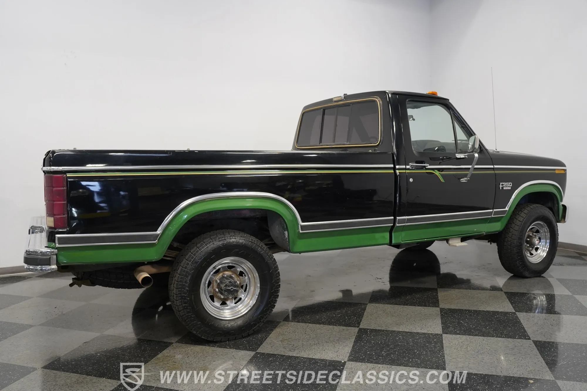 1983 Ford F-250 XLT 4×4