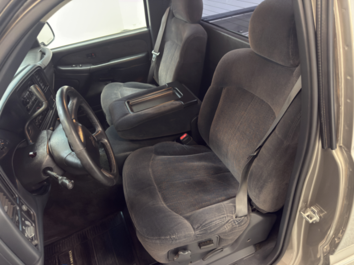 2000 Chevrolet Silverado 1500 LS