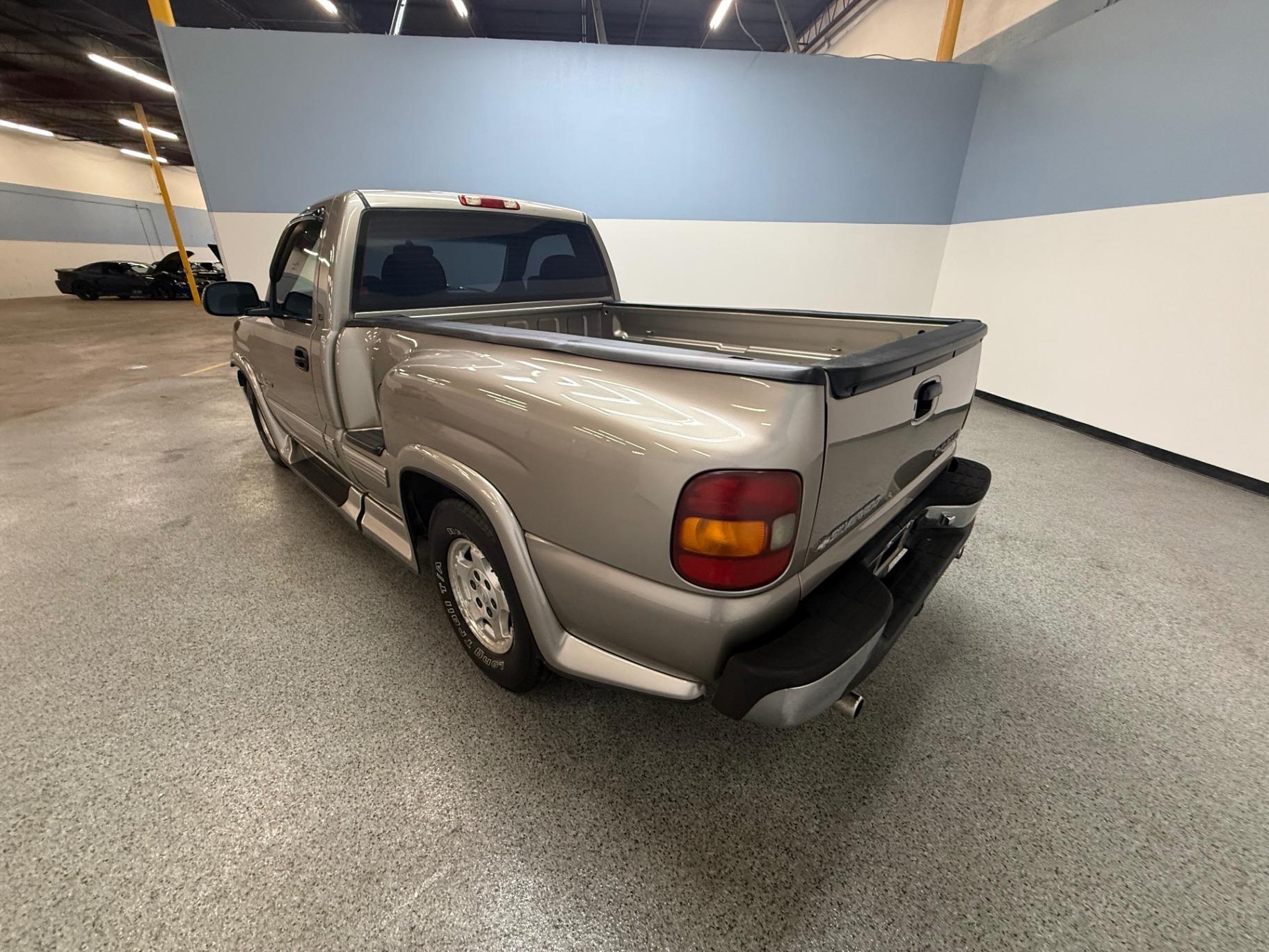 2000 Chevrolet Silverado 1500 LS - 4