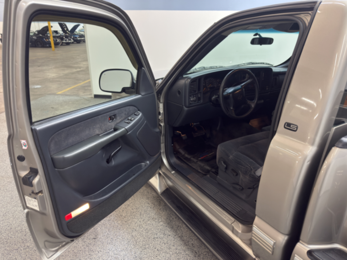2000 Chevrolet Silverado 1500 LS