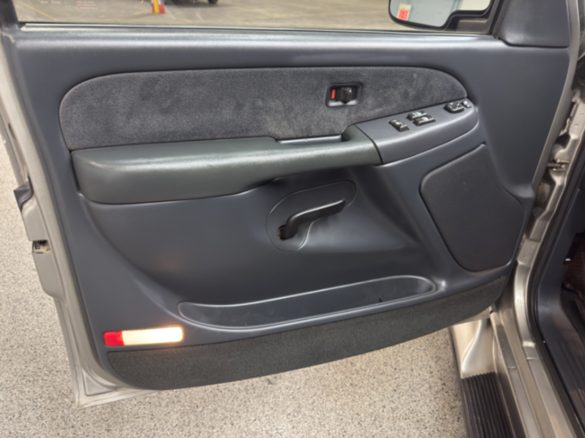 2000 Chevrolet Silverado 1500 LS