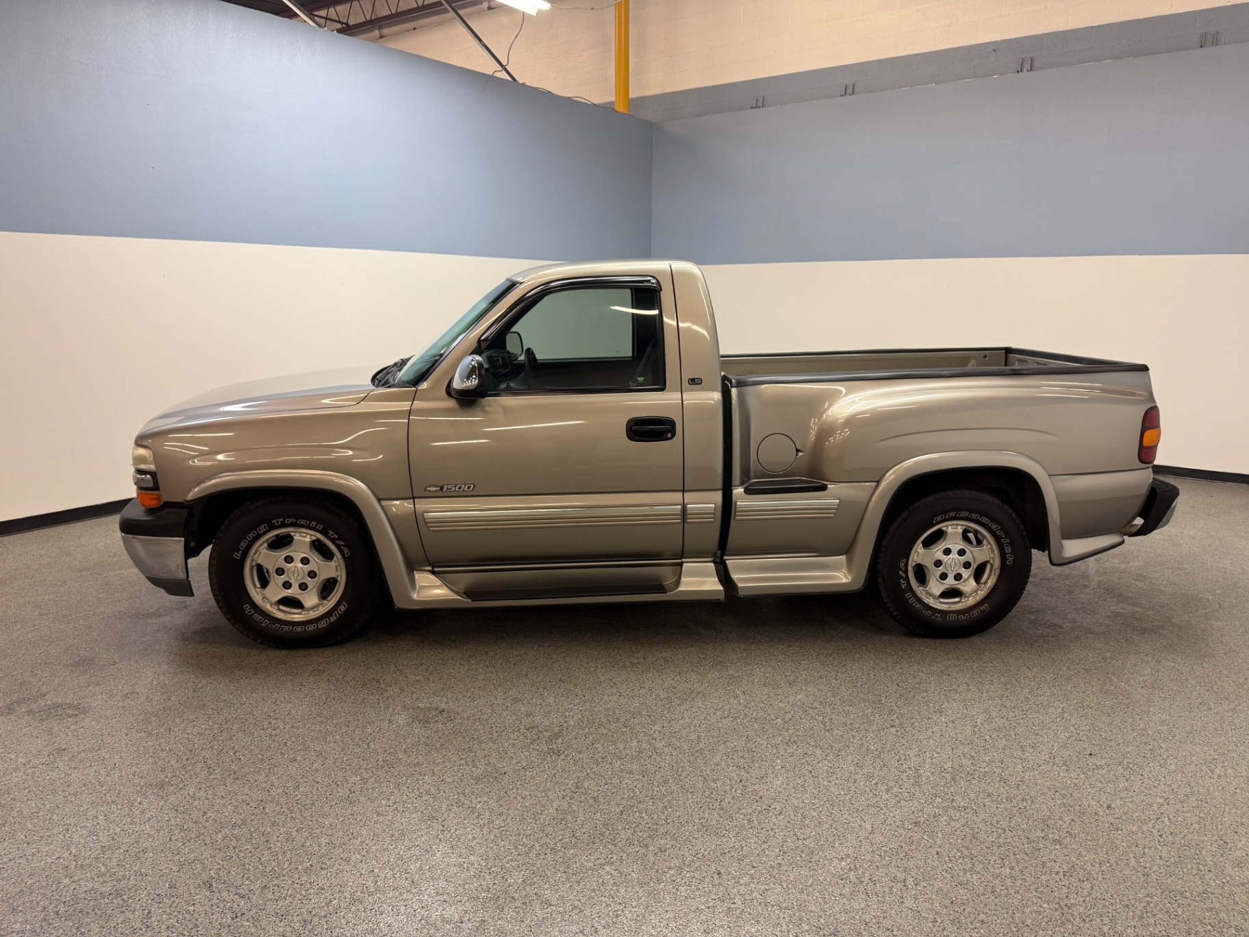 2000 Chevrolet Silverado 1500 LS - 3