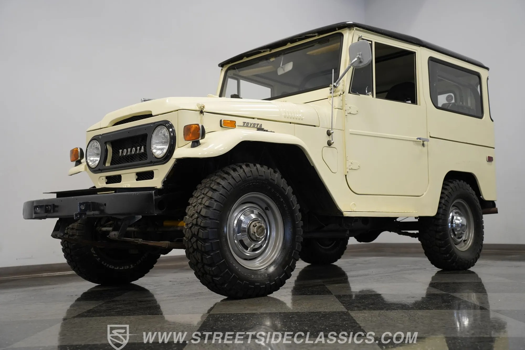 1970 Toyota Land Cruiser - 3